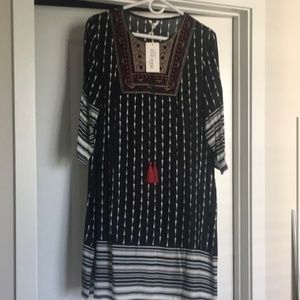 Meaeor black shift dress